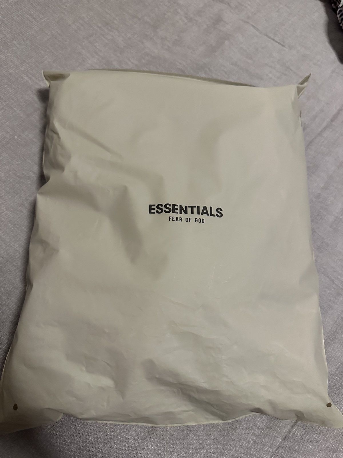 Essentials × Fear of God Fear Of God Essentials SSENSE Exclusive Hoodie Concrete Size US L / EU 52-54 / 3 - 4 Thumbnail