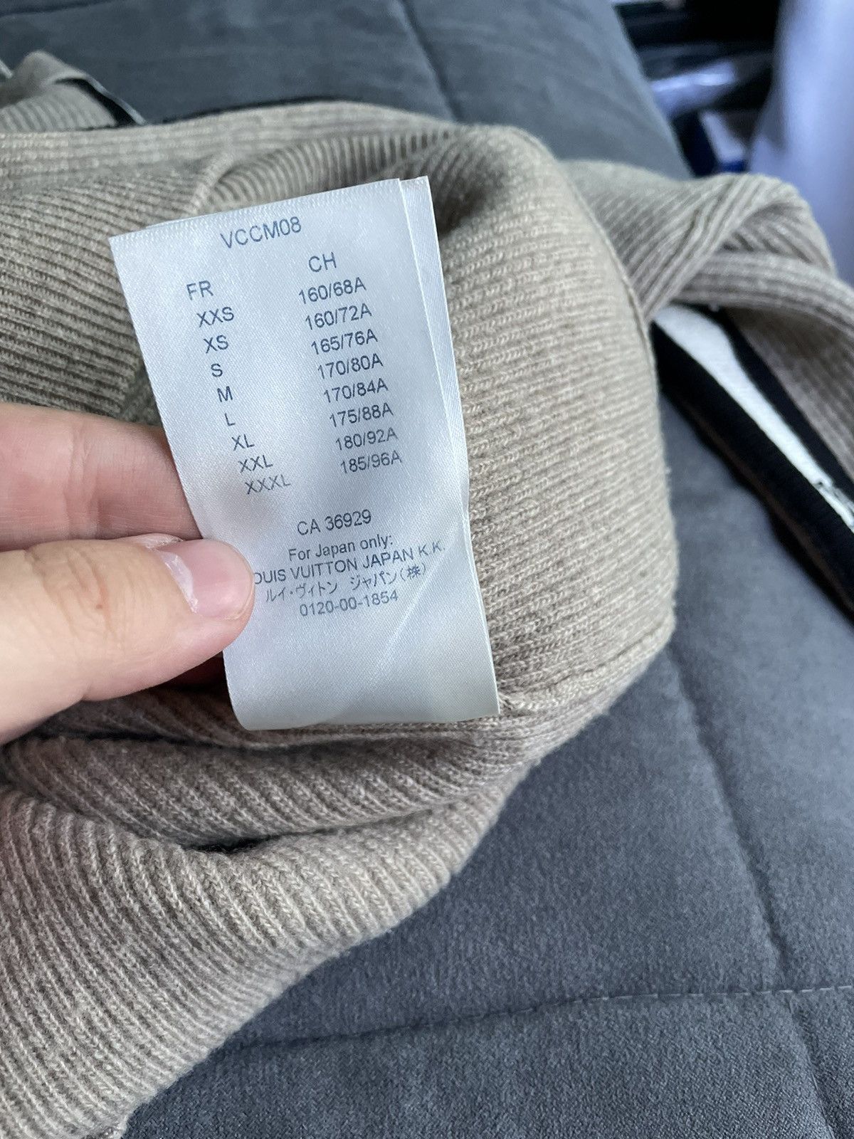 Louis Vuitton Louis Vuitton Beige Cashmere Sweater Size US S / EU 44-46 / 1 - 11 Thumbnail