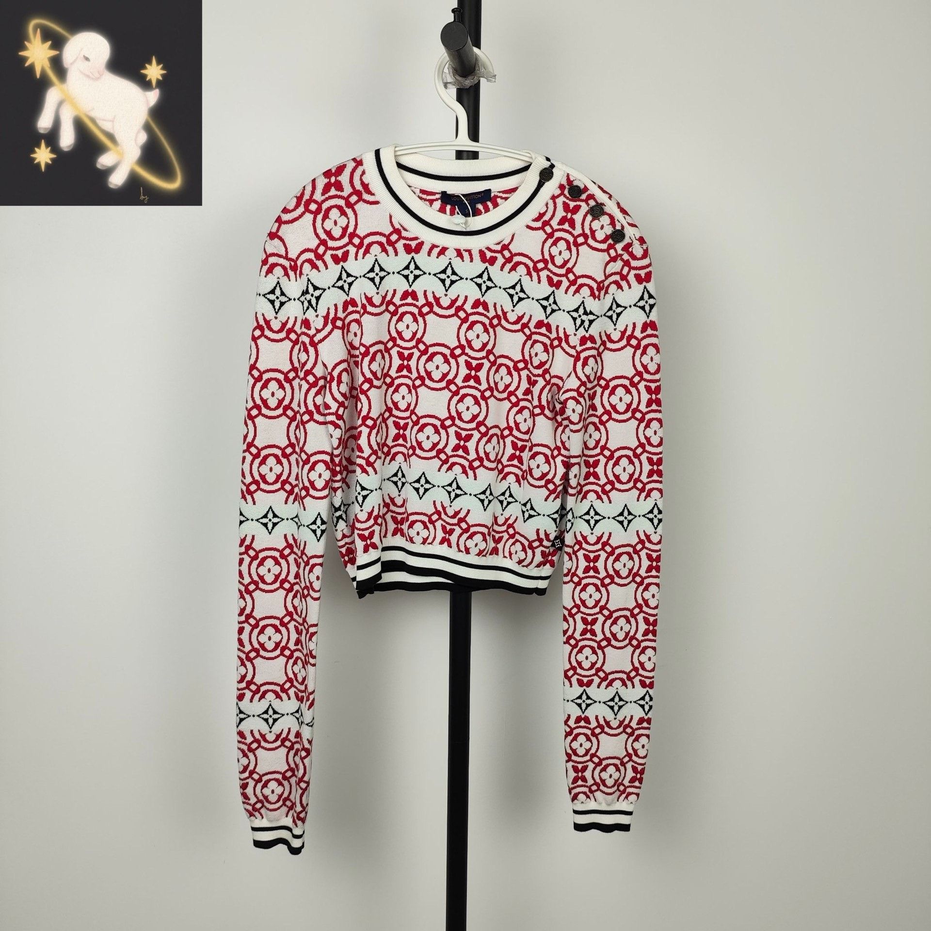 Louis Vuitton Louis Vuitton Red Sweater S Women Size S / US 4 / IT 40 - 1 Thumbnail
