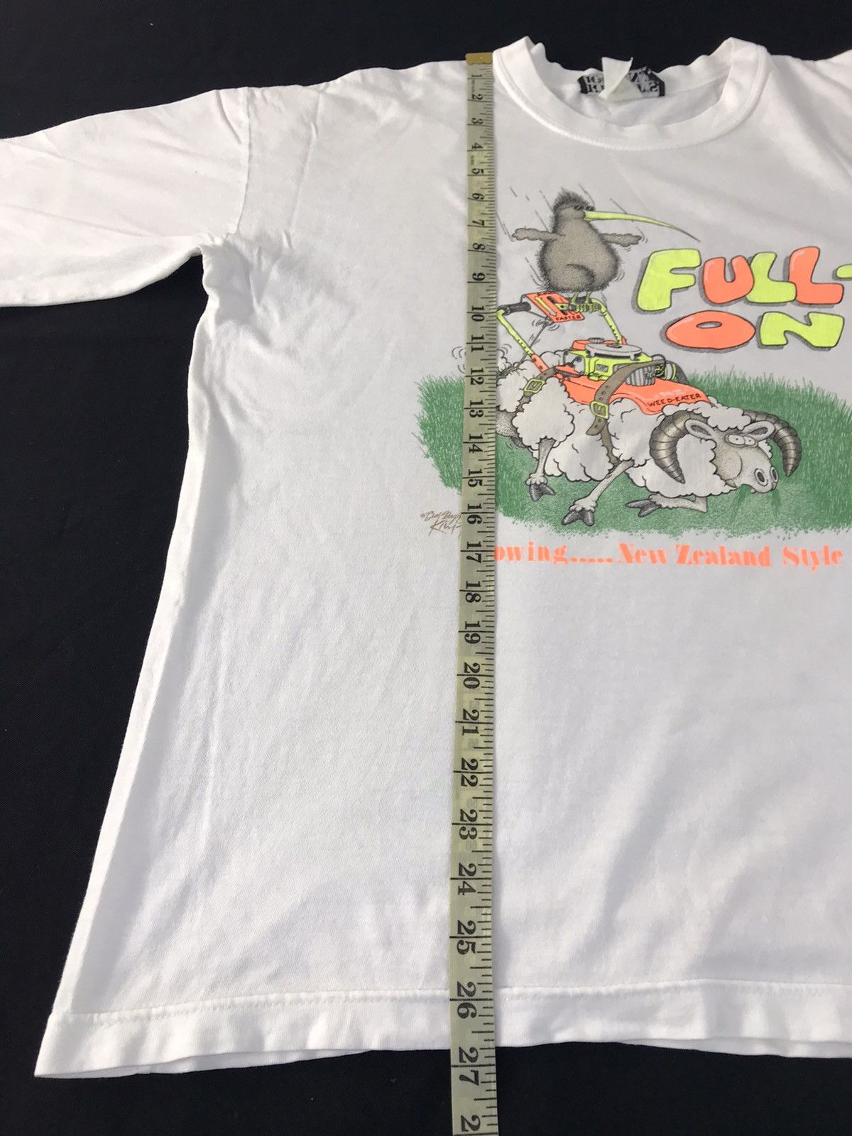 Vintage 90s Kiwi-t’s Full-On New Zealand Weed Eater Printed Tee Size US L / EU 52-54 / 3 - 8 Thumbnail