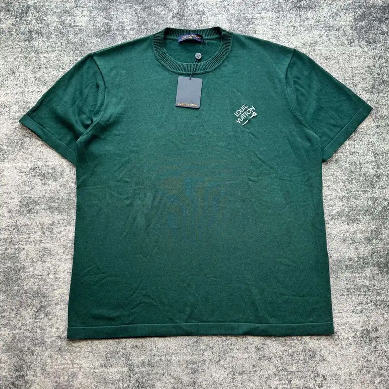 Louis Vuitton Louis Vuitton Stylish Dark Green Women's T-Shirt 0089 Size XXL / US 16-18 / IT 52-54 - 1 Thumbnail