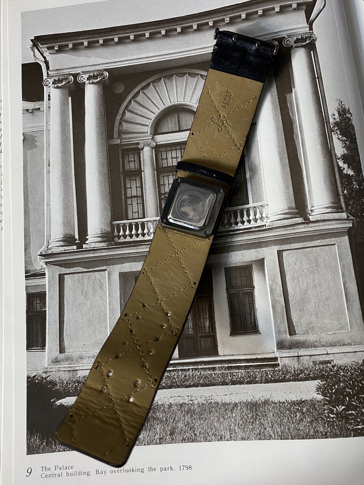Japanese Brand Vintage Lipsy London Watch on Wide Strap Size ONE SIZE - 11 Thumbnail