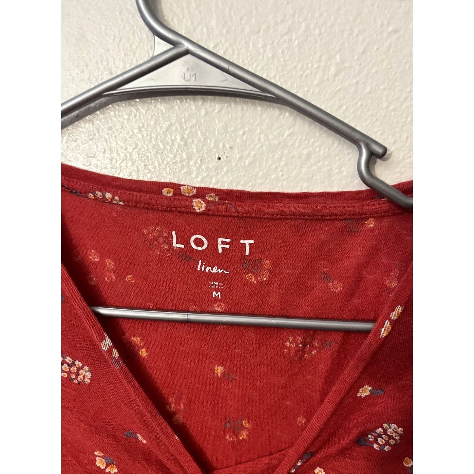Loft Loft Red Floral 100% Linen Short Sleeve Tee Blouse Size Medium Size S / US 4 / IT 40 - 3 Thumbnail