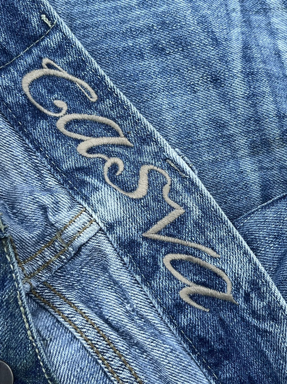 Japanese Brand Vintage Japanese Brand Blue Washed Distressed Straight Jeans Size US 31 - 10 Thumbnail