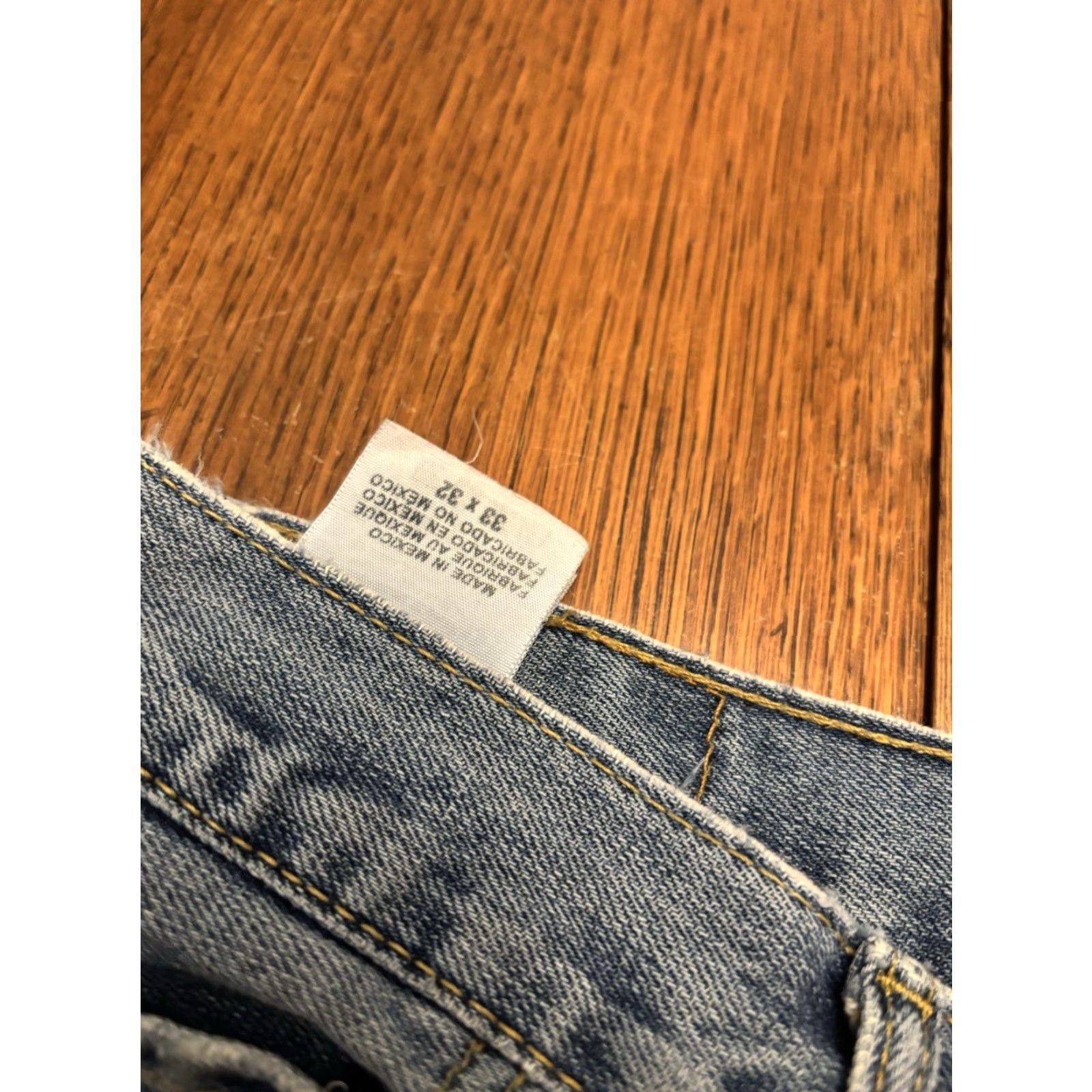 Levi's VINTAGE Levi's 505 Jeans Mens Straight Denim Light Wash Blue 33x32 Regular Inseam 32 USA - Mens Jeans? Size US 33 - 2 Thumbnail