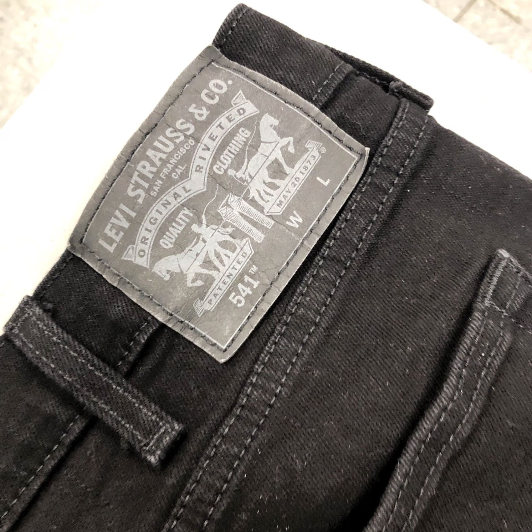 Levi's Levi's 541 Jeans Mens 44x30 Black Straight Athletic Fit Dark Wash Denim Stretch Size US 44 / EU 60 - 2 Thumbnail