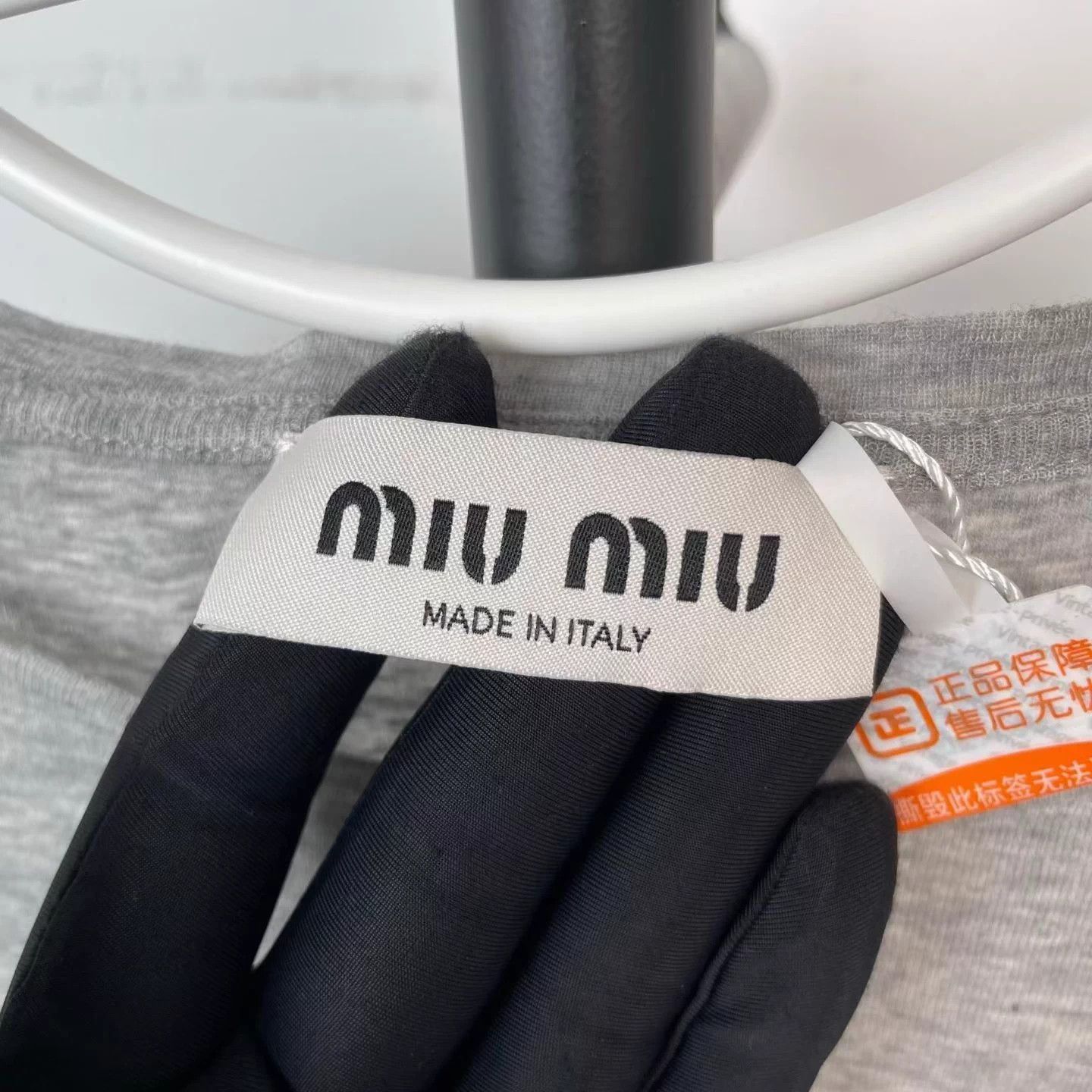 Miu Miu Miu Miu women's Gray Long-Sleeve Classic Crew M Top Size M / US 6-8 / IT 42-44 - 4 Thumbnail