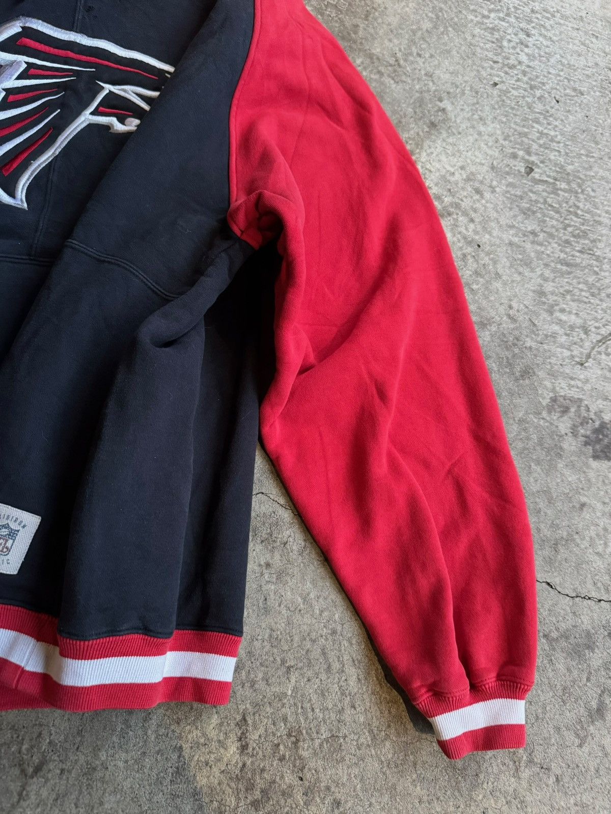 NHL × Vintage Crazy Vintage Streetwear Y2K NFL Men’s black and red hoodie Size US XL / EU 56 / 4 - 5 Thumbnail