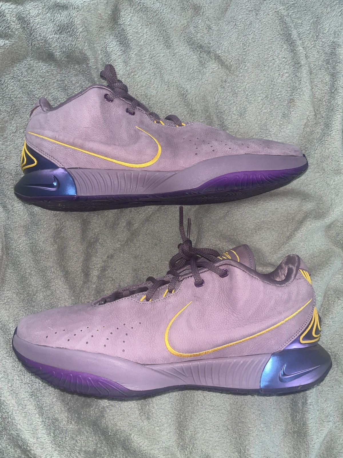 Nike Size 15 Nike Men's Lebron 21 Dragon Pearl - VNDS, No Box Size US 15 / EU 48 - 4 Thumbnail