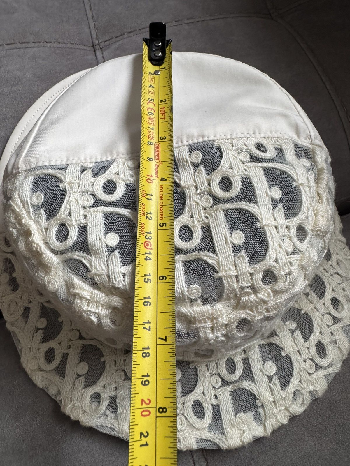 Dior DIOR bucket hat check sizes in photos and by tape measure Size ONE SIZE - 21 Thumbnail