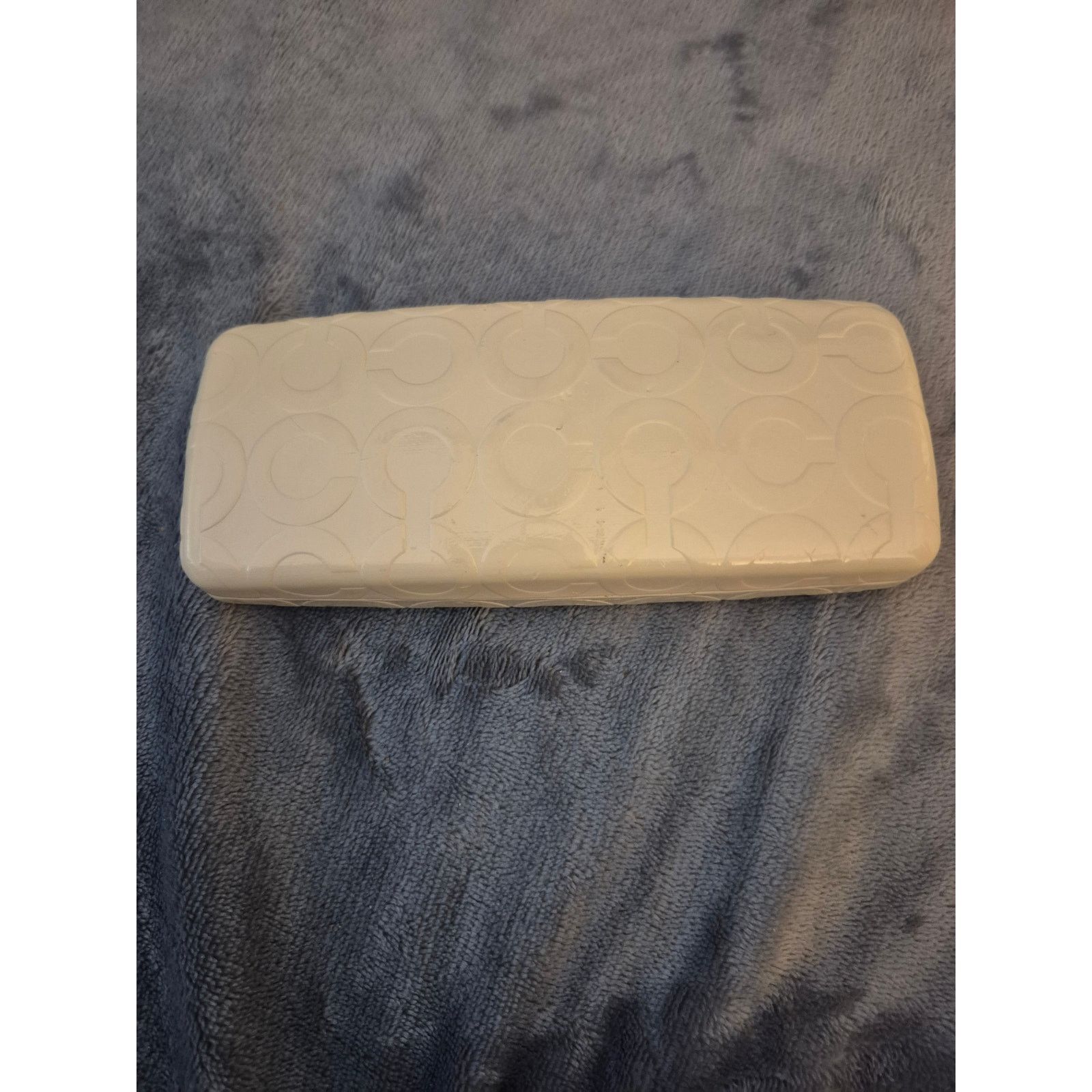 Coach Authentic COACH White Signature C Hard Glasses Case - Cream Size ONE SIZE - 2 Thumbnail