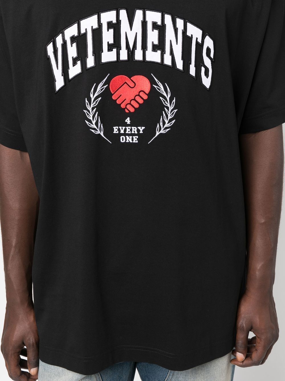 Vetements Black Embroidered Solidarity Logo Oversized T-Shirt Size M / US 6-8 / IT 42-44 - 4 Thumbnail