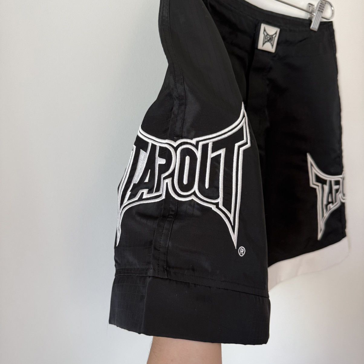 Tapout Vtg 2000s Tapout Logo MMA Fight Shorts Grunge Y2K ERD Size US 27 - 5 Thumbnail
