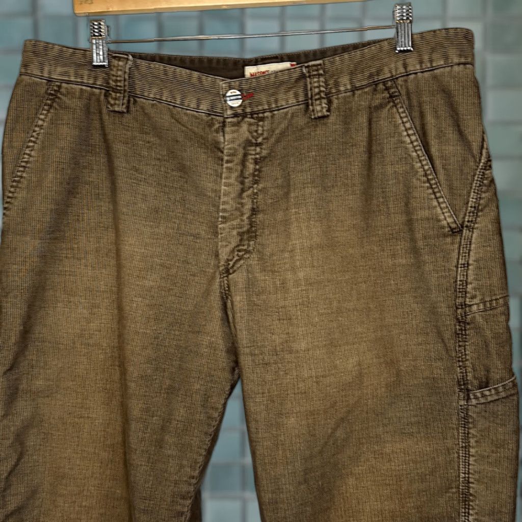 Mason's Mason's M.J.74 Mens Brown Corduroy Pants Made in Italy size 36 Pants Mens Brown Corduroy 36 Italy Khakis"} Size US 36 / EU 52 - 1 Thumbnail