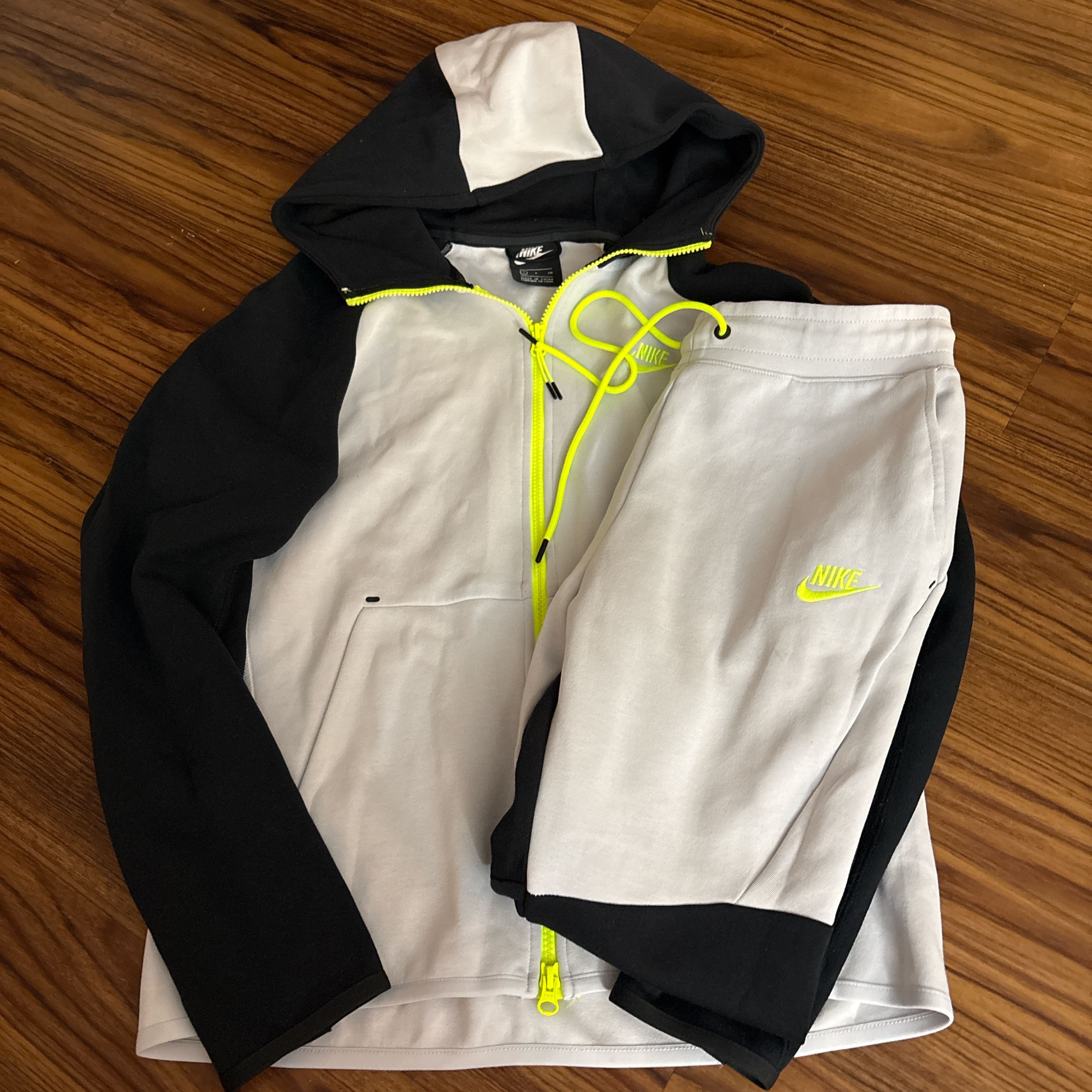 Nike Nike Tech ‘Catching Air’ Size US S / EU 44-46 / 1 - 1 Thumbnail