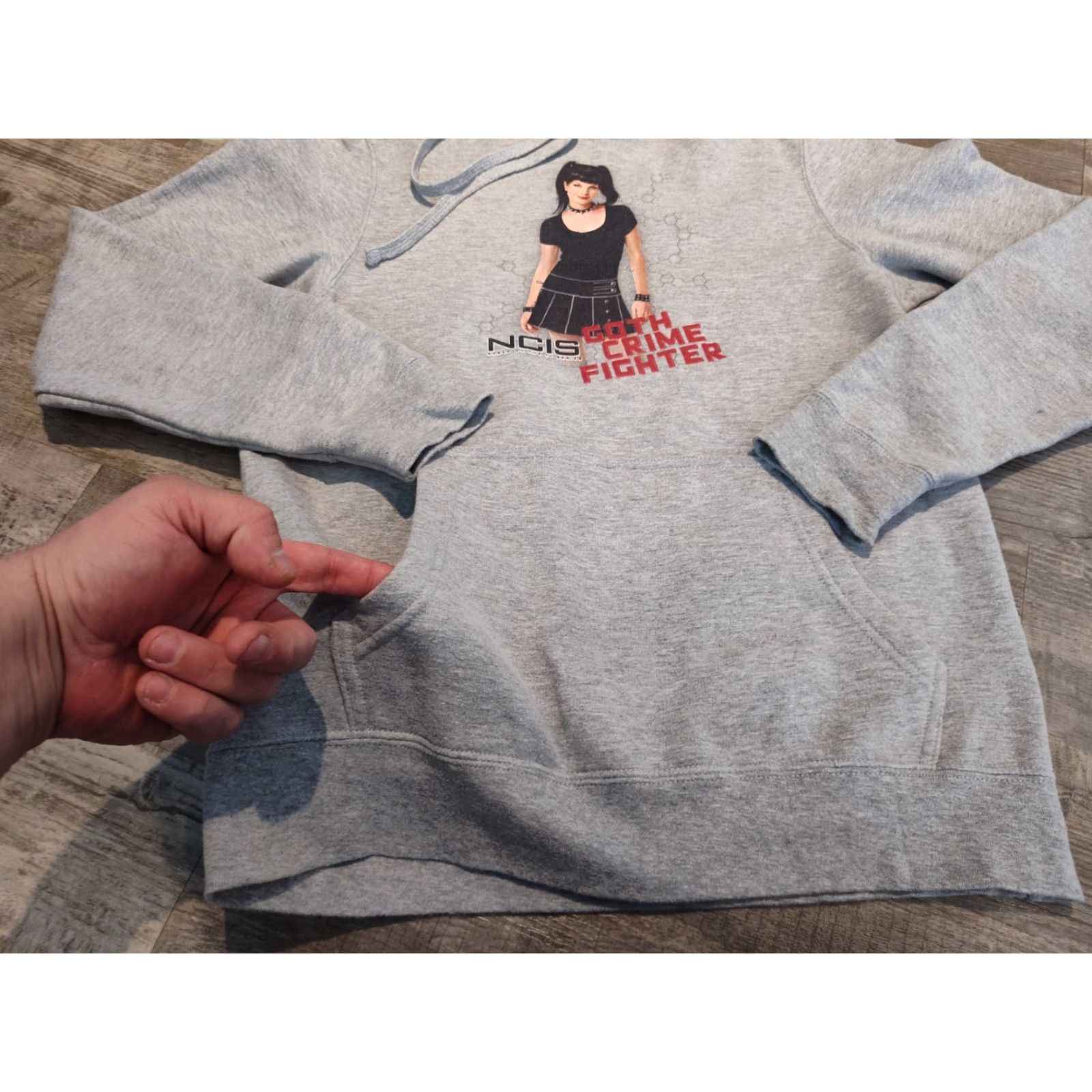 Vintage NCIS Abby Pullover Goth Crime Fighter Gray Size Small Fleece Drawstrings Hopdie Size US S / EU 44-46 / 1 - 5 Thumbnail