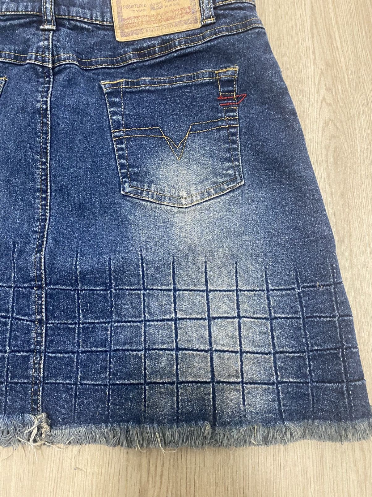 Diesel DIESEL INDUSTRIES MINI DENIM SKIRT Size 26" / US 2 / IT 38 - 7 Thumbnail