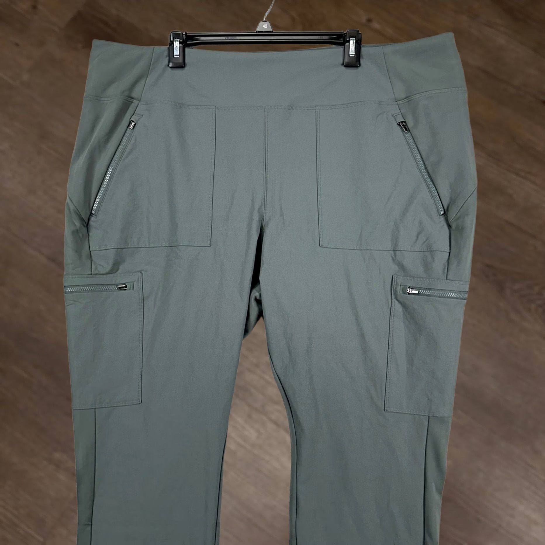 Athleta Athleta Womens Hybrid Cargo Legging Pants 26 Gray Pocket Stretch Nylon Blend NEW Size 26" / US 2 / IT 38 - 1 Thumbnail