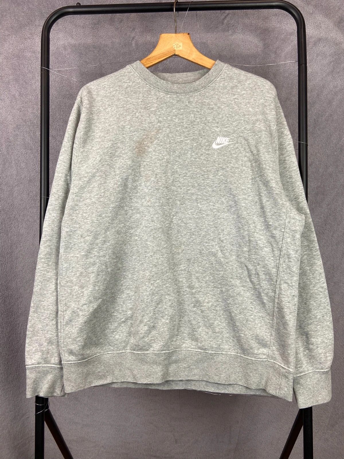 Nike Nike Embroidered Grey Crewneck Sweatshirt L Size US L / EU 52-54 / 3 - 1 Thumbnail