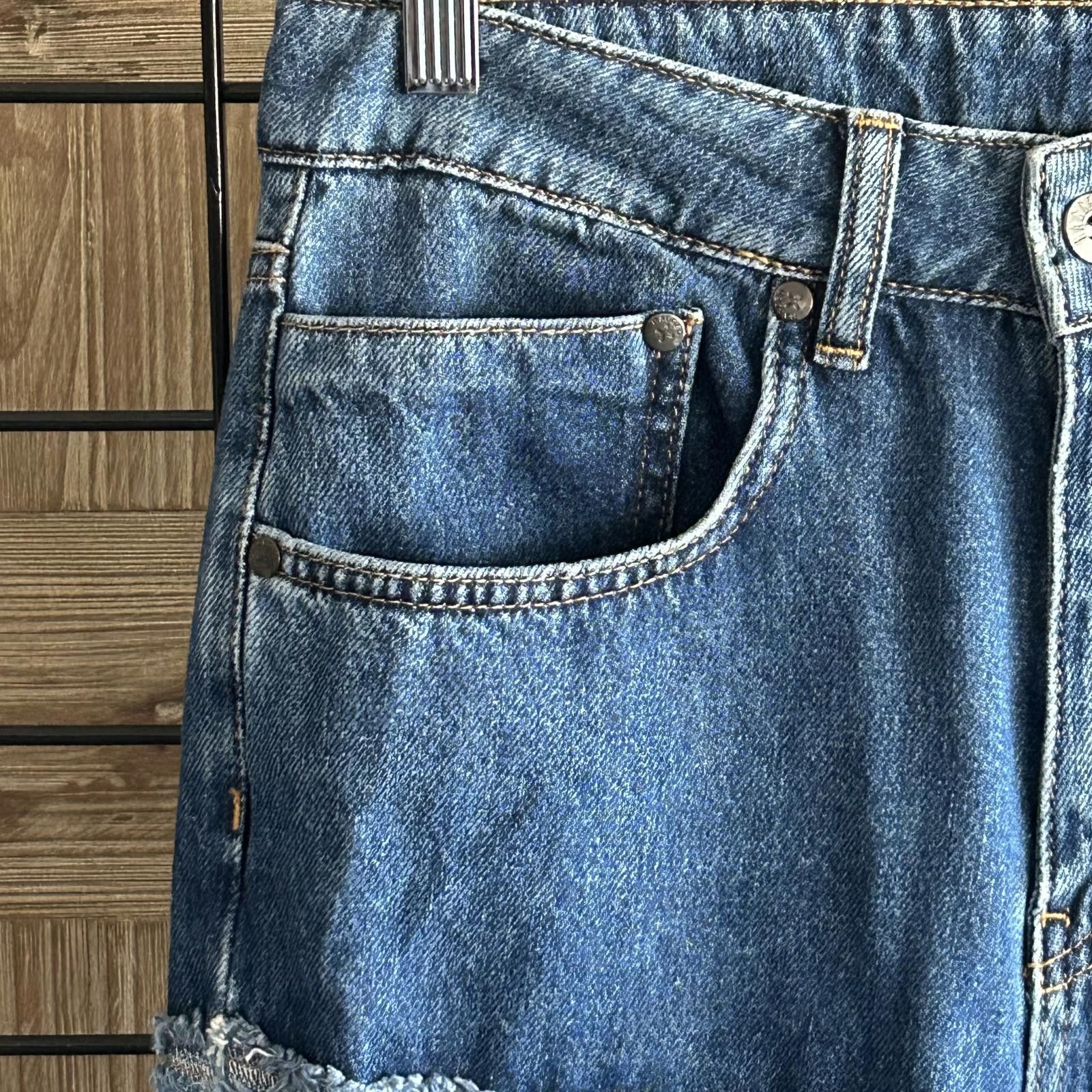 Designer Ragged Jeans Size 28 Colorblock Straight Leg Frayed Denim Size 28" / US 6 / IT 42 - 2 Thumbnail