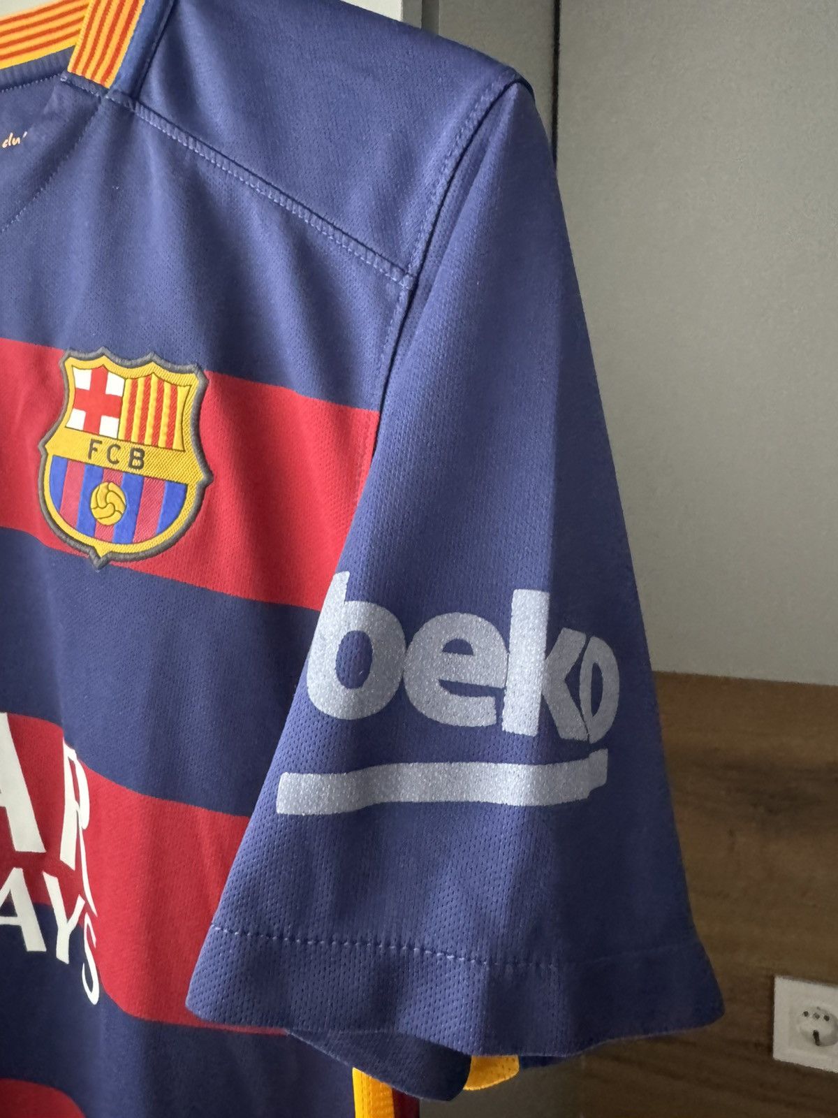 Nike Nike Barcelona 2015/16 Home Jersey (Messi) Size US M / EU 48-50 / 2 - 8 Thumbnail