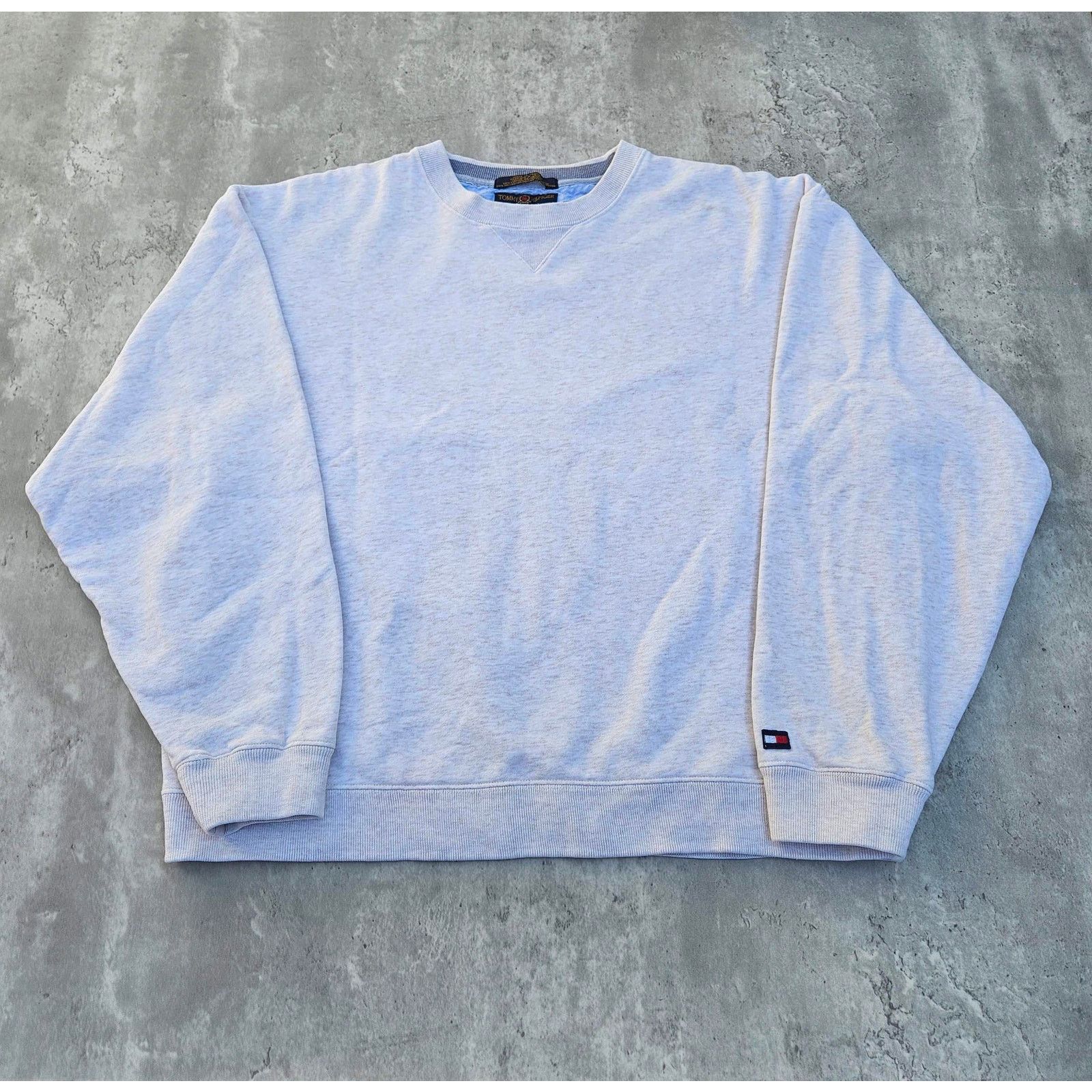 Tommy Hilfiger Vintage Tommy Hilfiger "Golf" Crew Neck Size XL Grey/Cream Size US XL / EU 56 / 4 - 1 Thumbnail