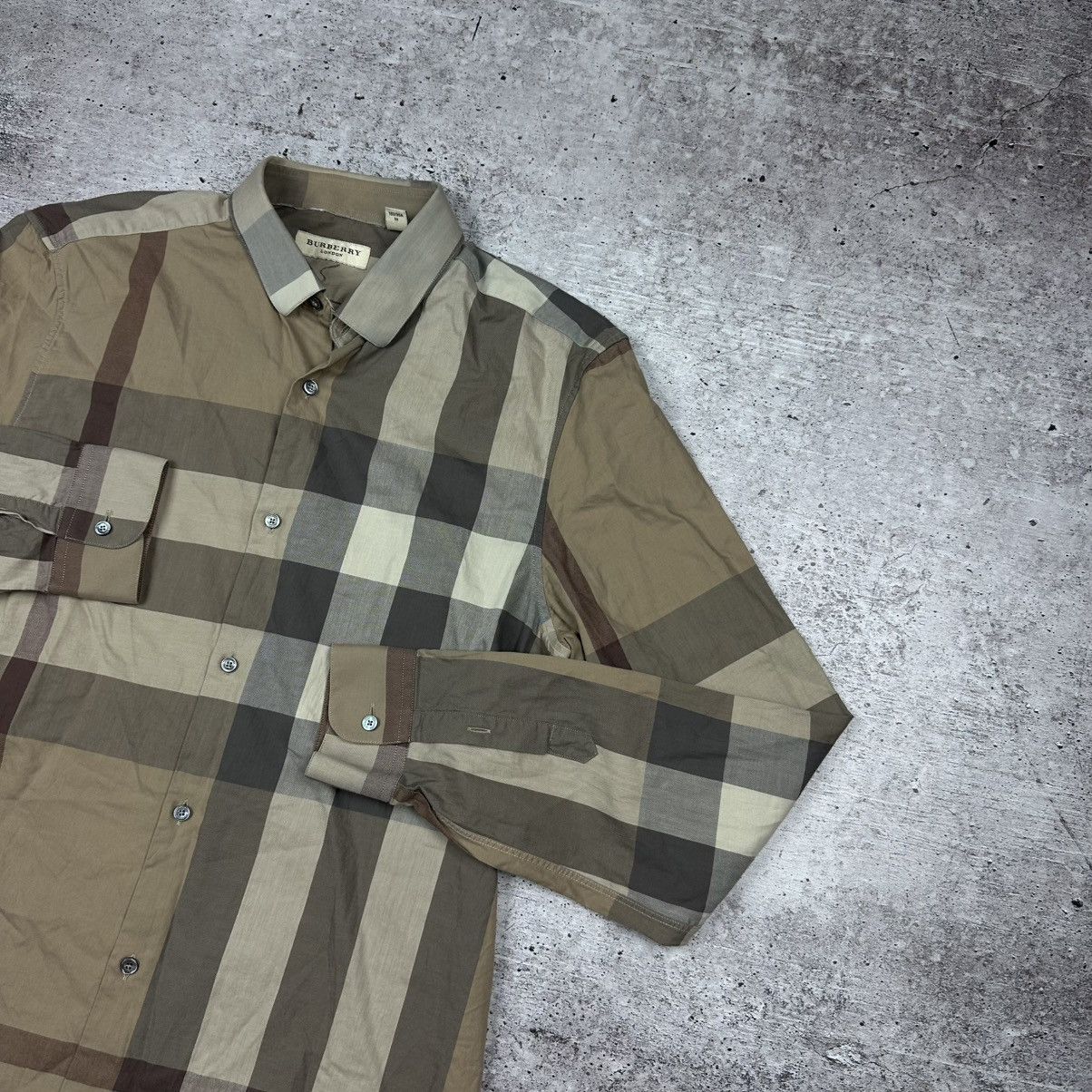 Burberry Burberry London Nova Check Full Patterned Button Up Shirt Size US M / EU 48-50 / 2 - 2 Thumbnail