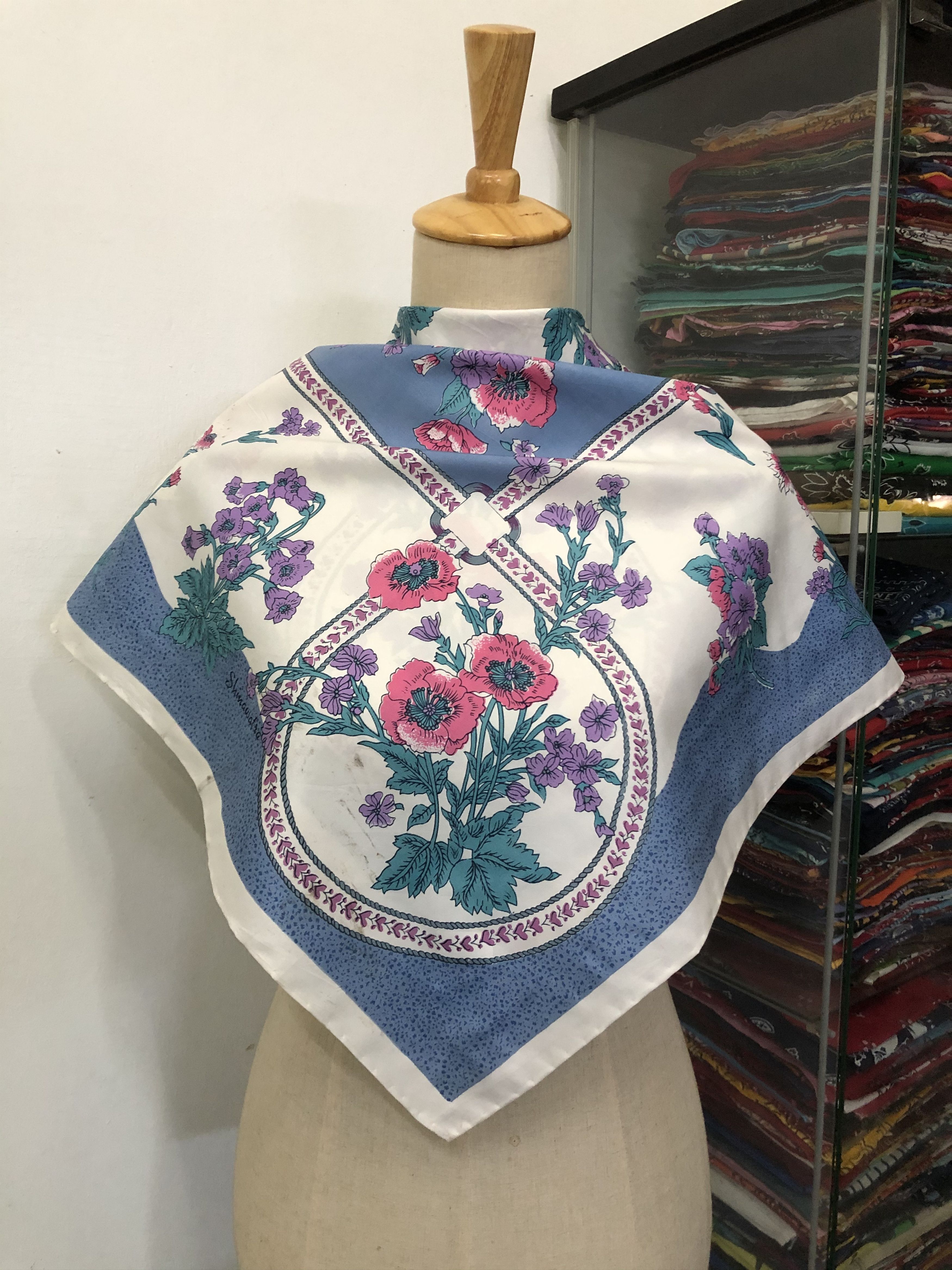 Vintage Vintage Silk Scarf Size ONE SIZE - 1 Thumbnail