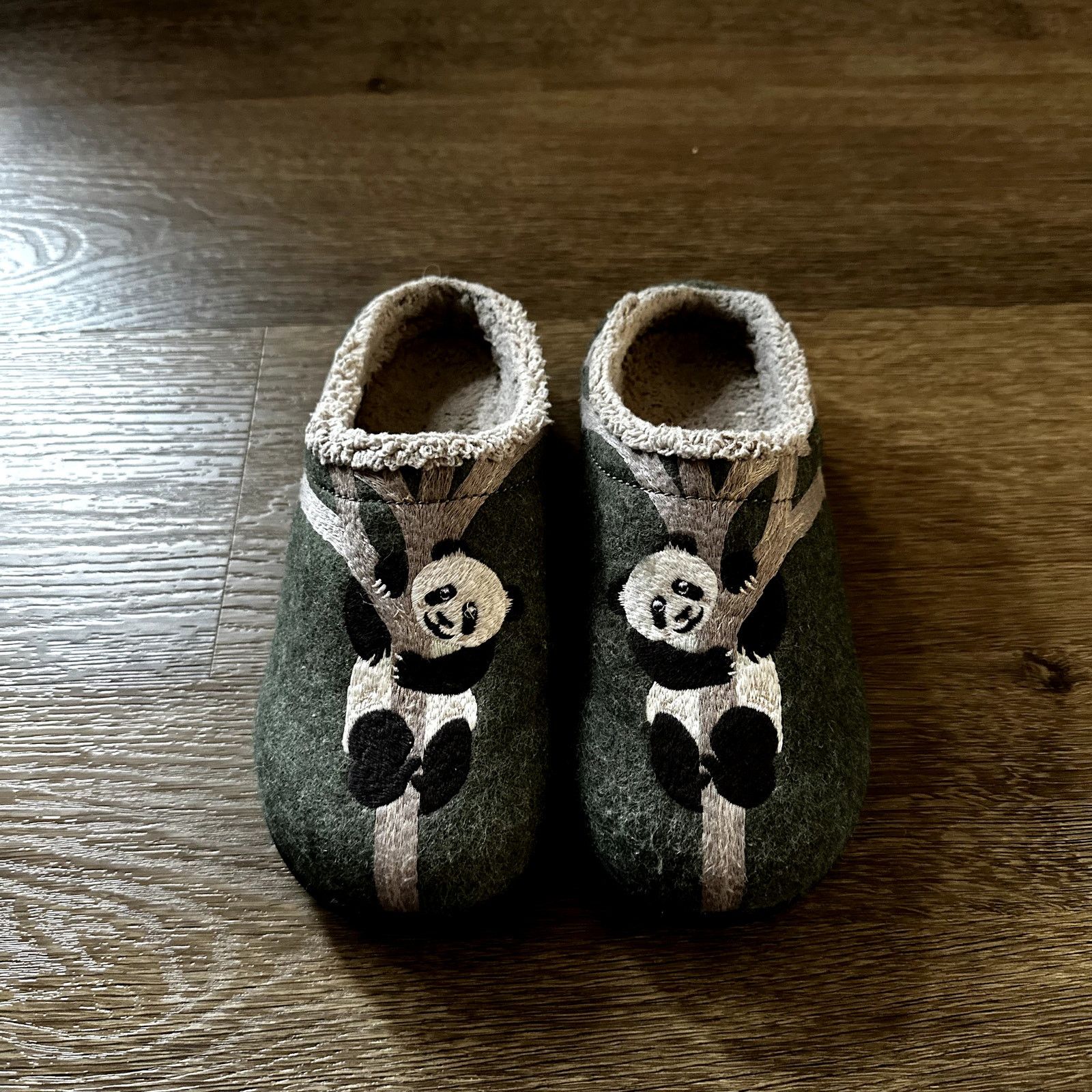 L.L. Bean L.L. Bean Green Panda Size US 6 / IT 36 - 1 Thumbnail