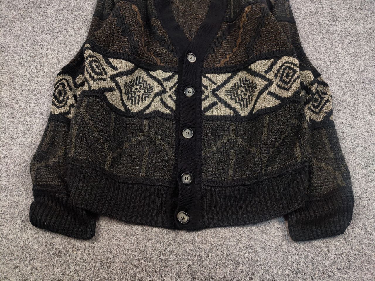 Japanese Brand Vintage 90's Japanese Style Knit Art Dark Pattern Cardigan Size US M / EU 48-50 / 2 - 9 Thumbnail