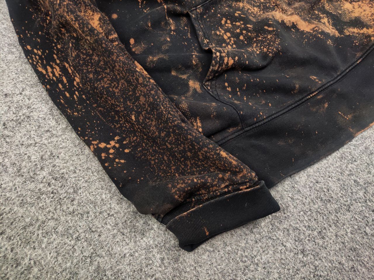 Carhartt Carhartt Tie-dye Black Logo college Hooded Sweat Vintage Size US M / EU 48-50 / 2 - 7 Thumbnail