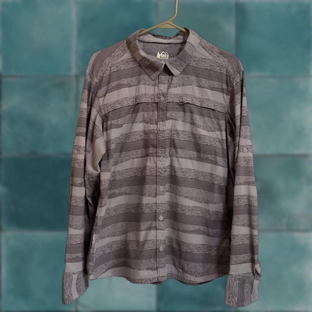 Vintage VINTAGE REI Shirt Women XL Gray Purple Button Down Roll Tab Outdoor Nylon Hiking Vented Size XL / US 12-14 / IT 48-50 - 1 Thumbnail