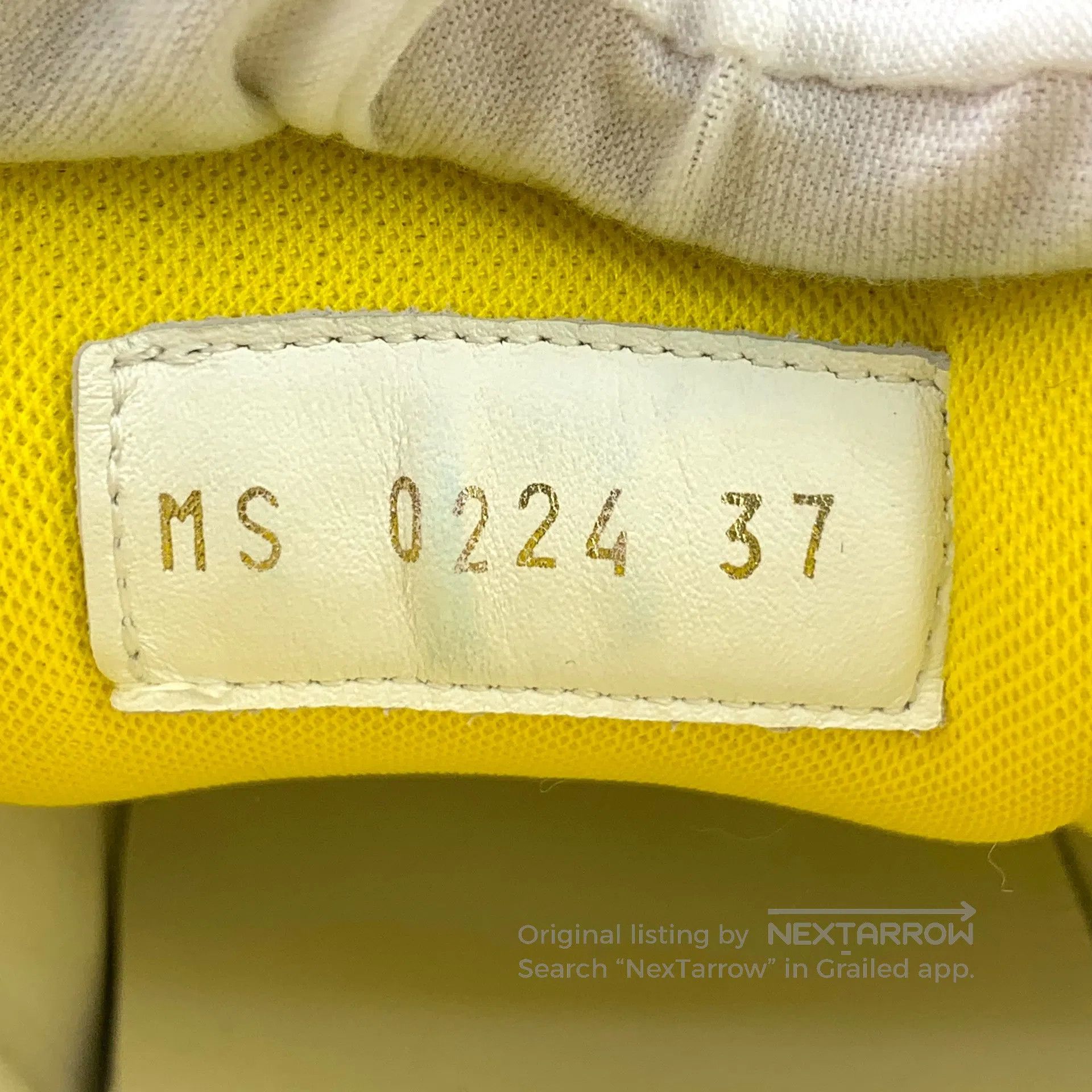 Louis Vuitton Louis Vuitton Yellow logo monogram print laced casual flat Size US 5 / EU 37 - 6 Thumbnail