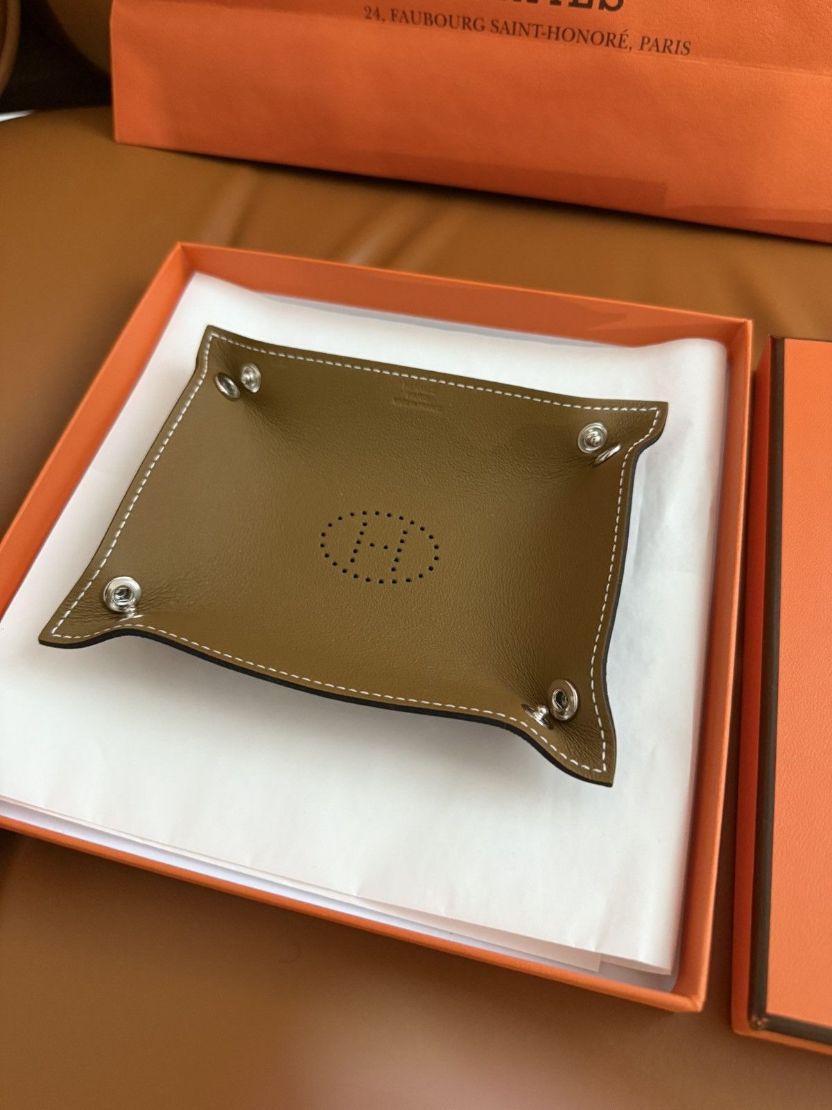 Hermes Hermes Mises et Relances Desk card tray Kraft [NEW] Size ONE SIZE - 1 Thumbnail