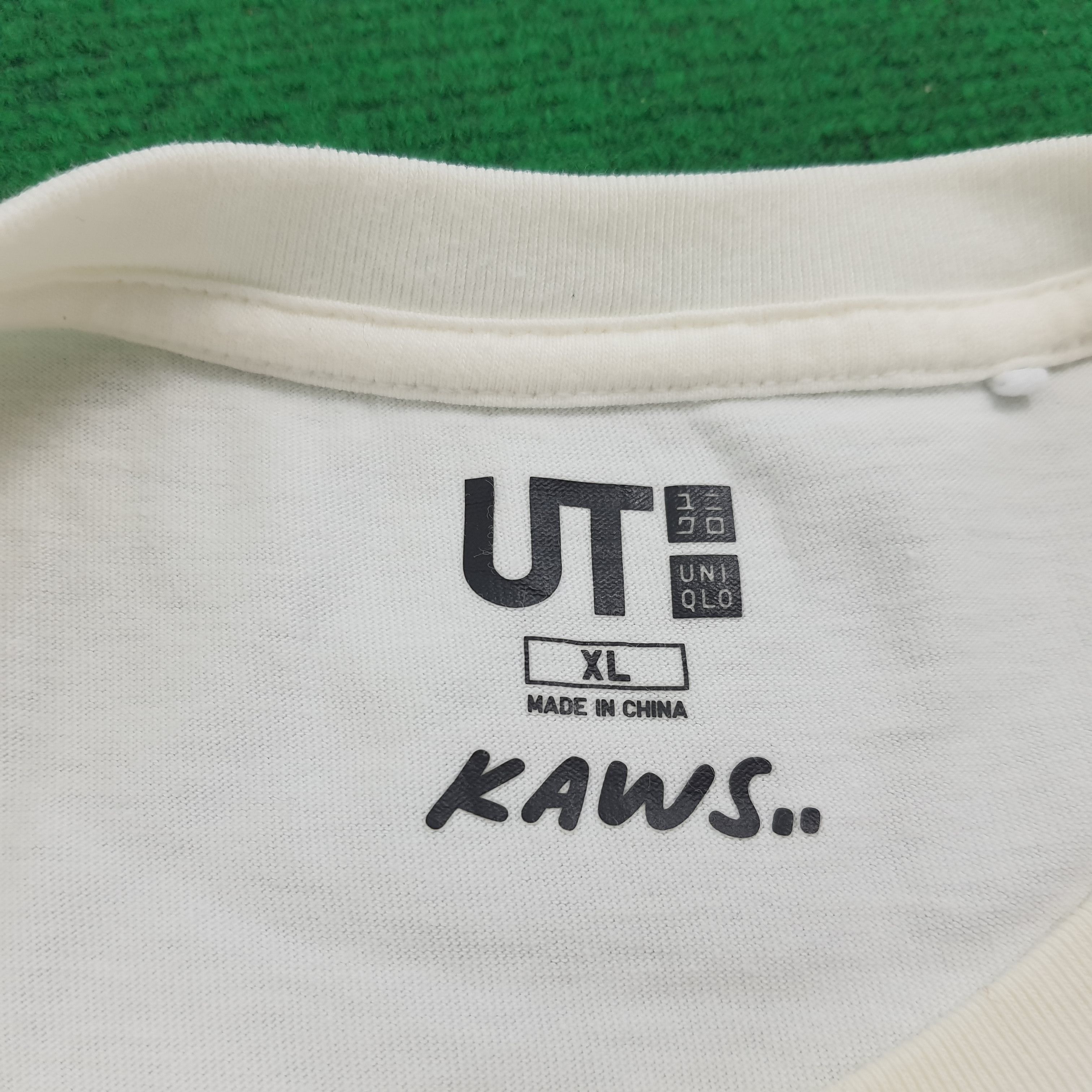 Kaws × Uniqlo Kaws x Uniqlo Japanese Brand Tshirt Size US L / EU 52-54 / 3 - 5 Thumbnail