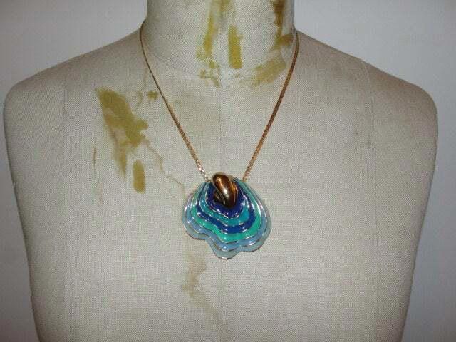 Designer Diane Von Furstenburg Enameled Shell Pendant Necklace Size ONE SIZE - 2 Thumbnail