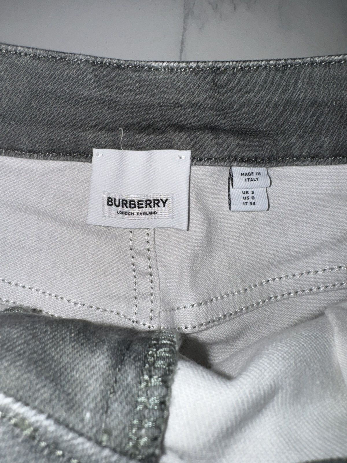 Burberry Burberry miniskirt with black-and-white Victorian print Size 25" / US 0 / IT 36 - 2 Thumbnail