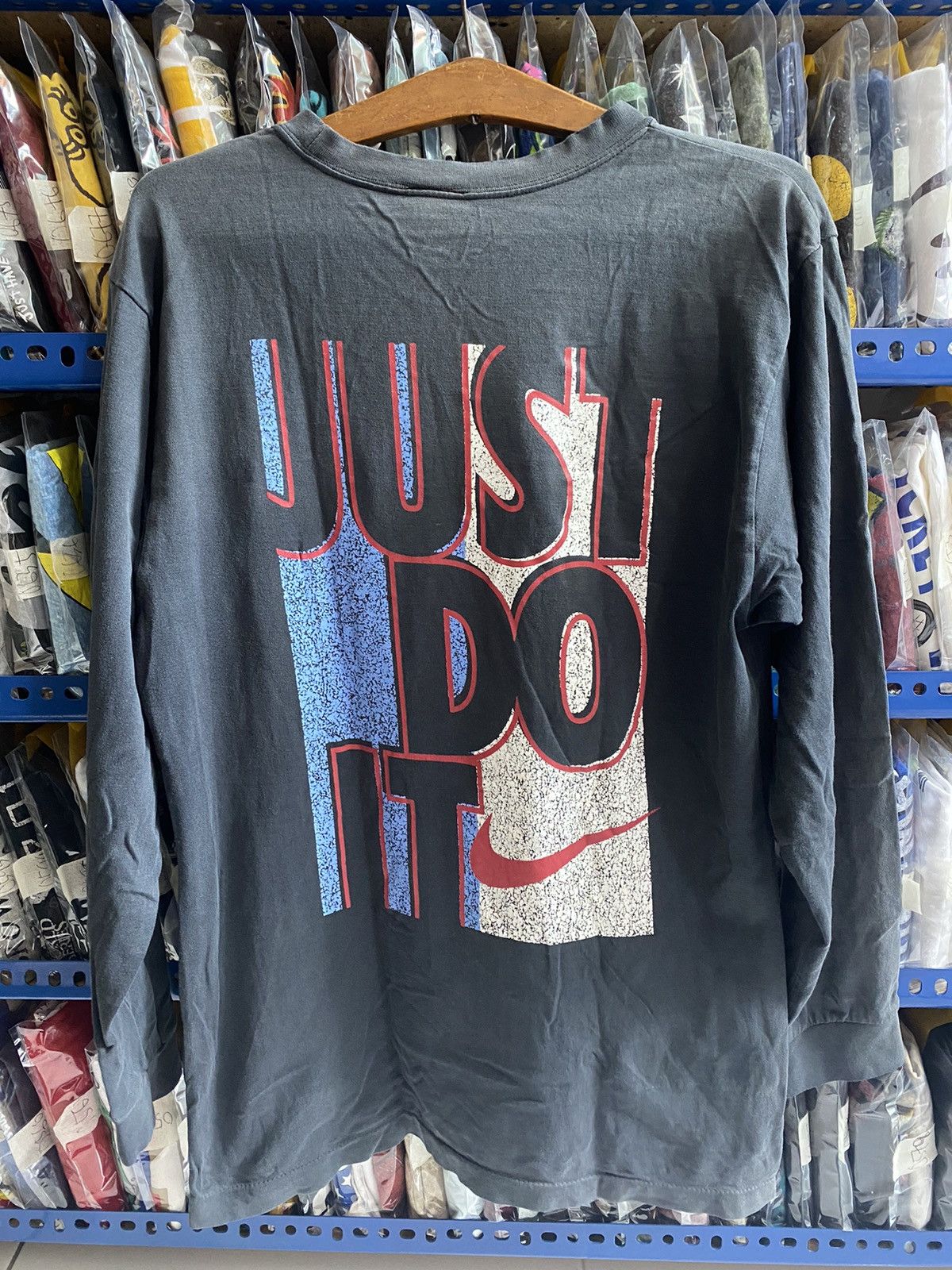 Vintage NIKE VINTAGE TSHIRT Size US M / EU 48-50 / 2 - 5 Thumbnail