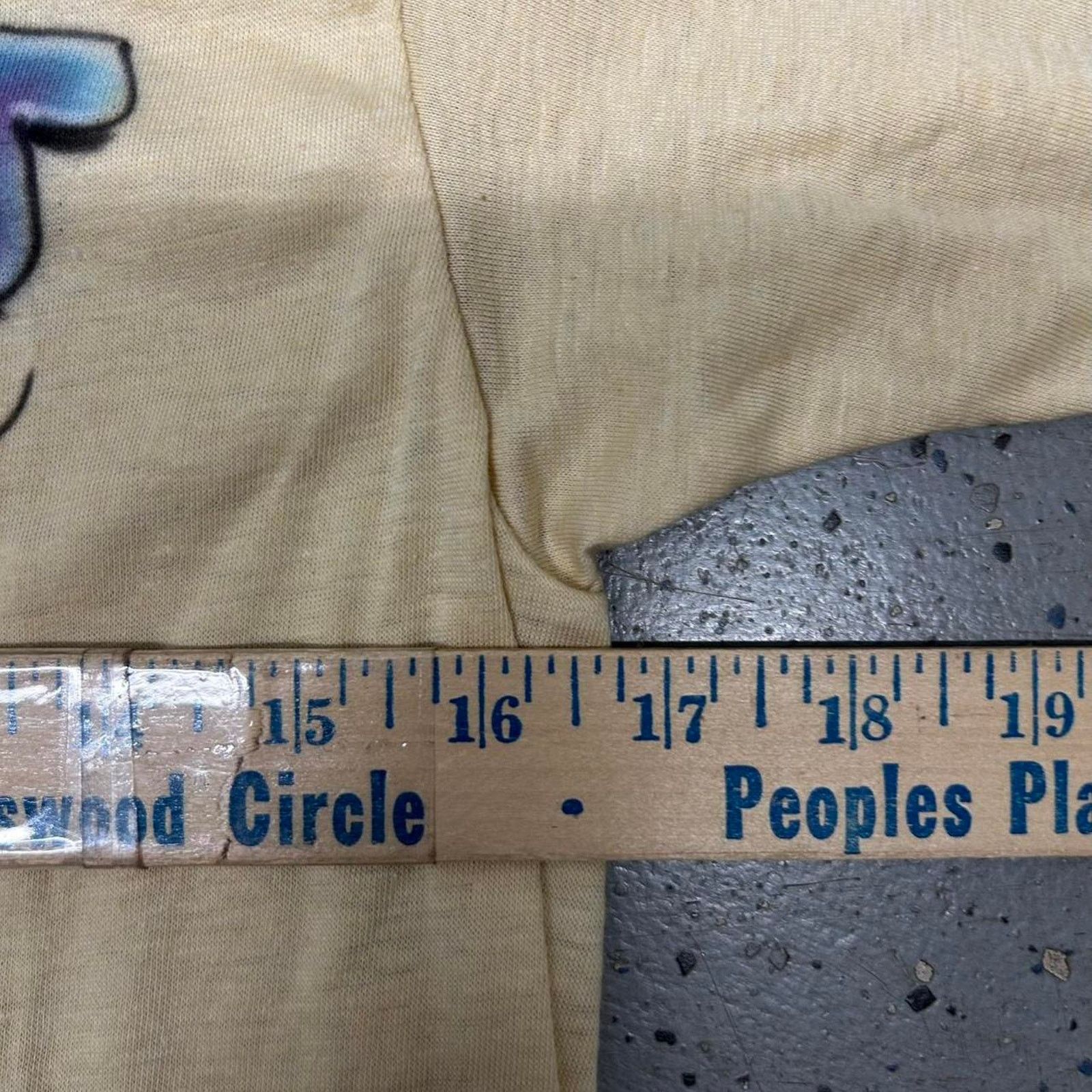 Other UK VTG 70s/80s cream airbrush graphic tee with "Bulldog Blair" Size L / US 10 / IT 46 - 4 Thumbnail