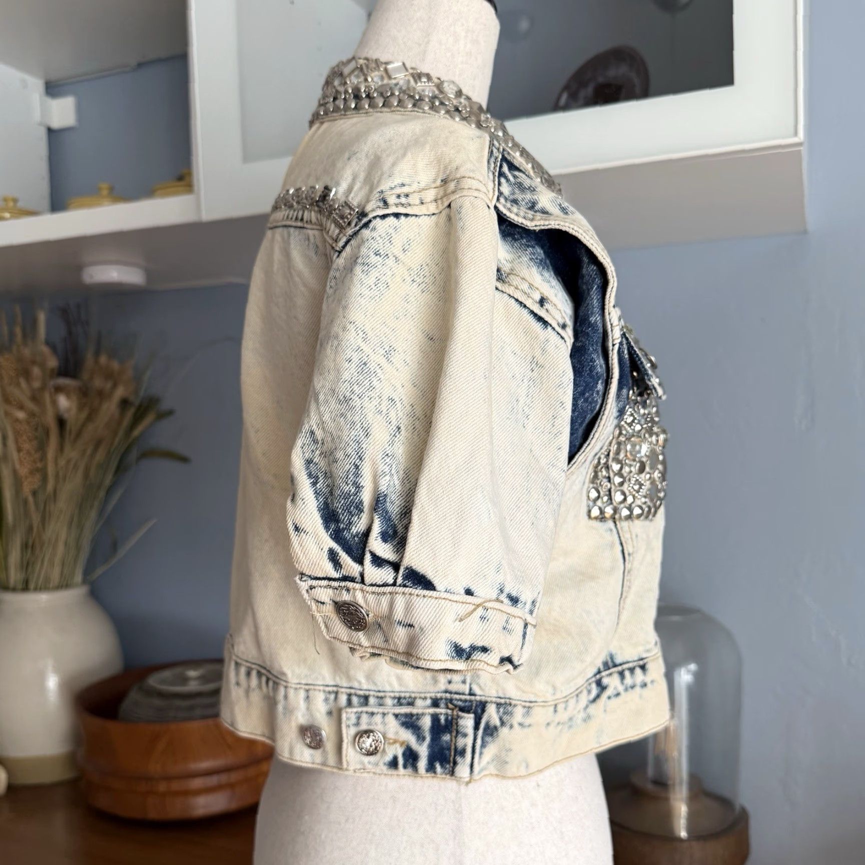 Denime VINTAGE ITZIK Denim Jacket Cropped Studded Rhinestone Button Front Cotton 80s 90s Women's Size S Cream/Blue - Basic Jacket Size 28" / US 6 / IT 42 - 7 Thumbnail