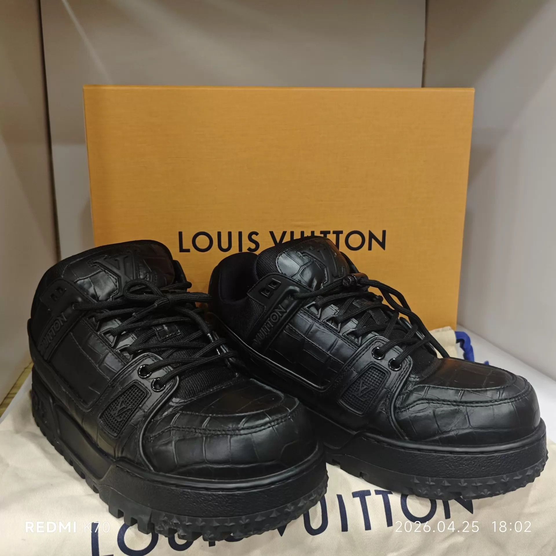 Louis Vuitton Louis Vuitton crocodile embossed men's black Puffer Size US 7 / EU 40 - 1 Thumbnail