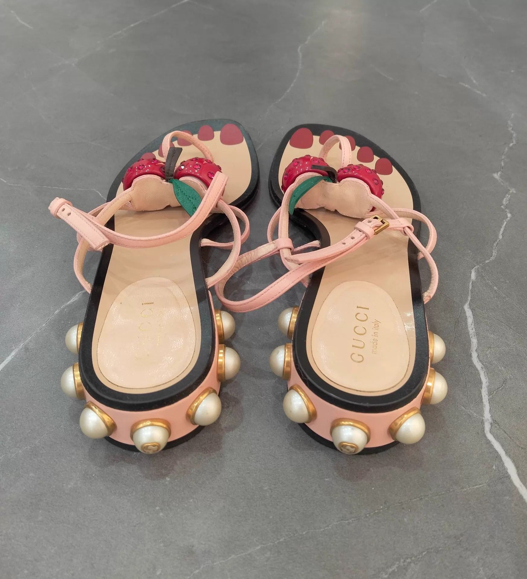 Gucci Gucci Cherry Flat Sandals EU 35.5 Size US 5 / IT 35 - 5 Thumbnail