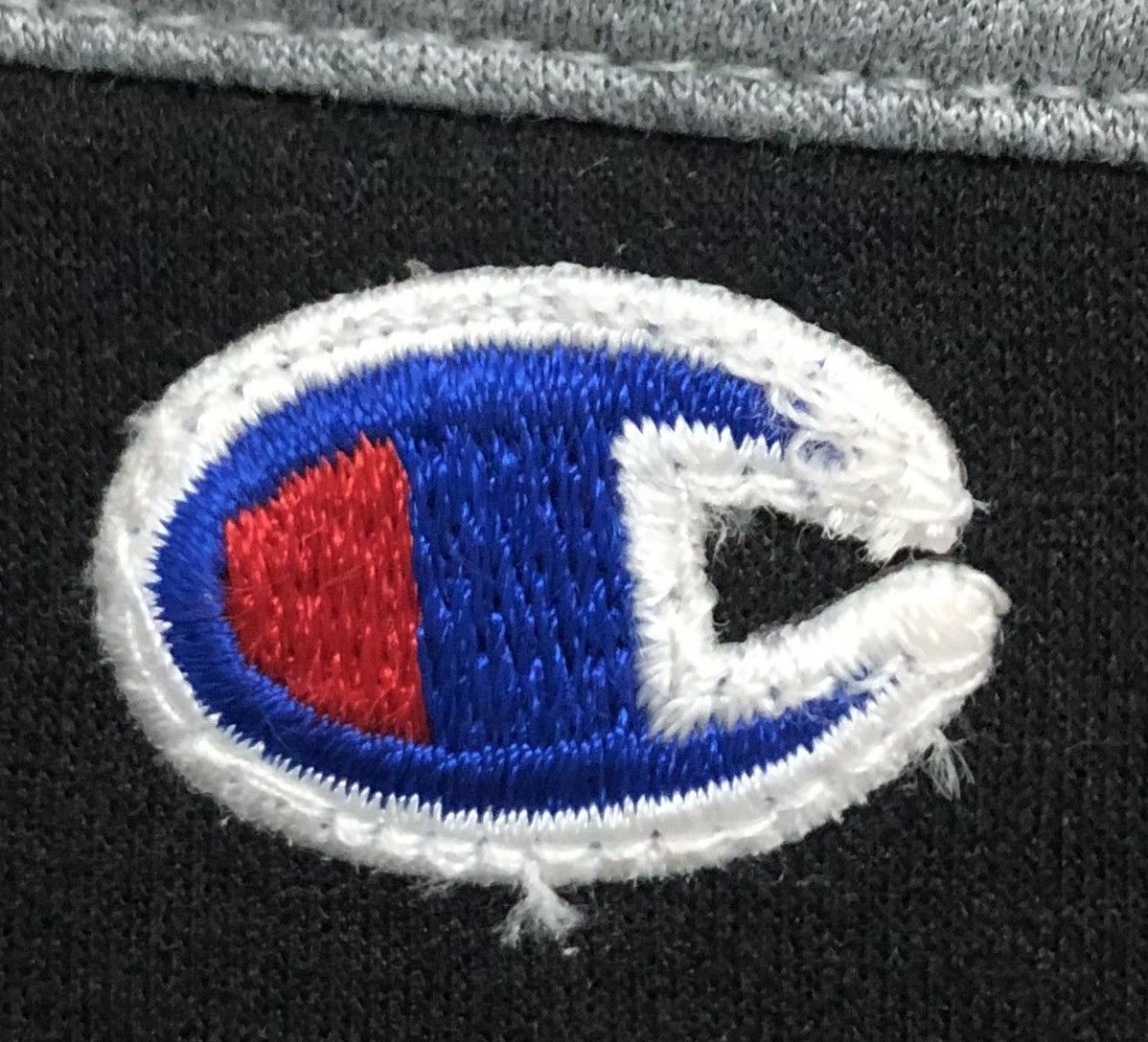 Champion Vintage Champion Big Logo Hoodie Size US L / EU 52-54 / 3 - 8 Thumbnail