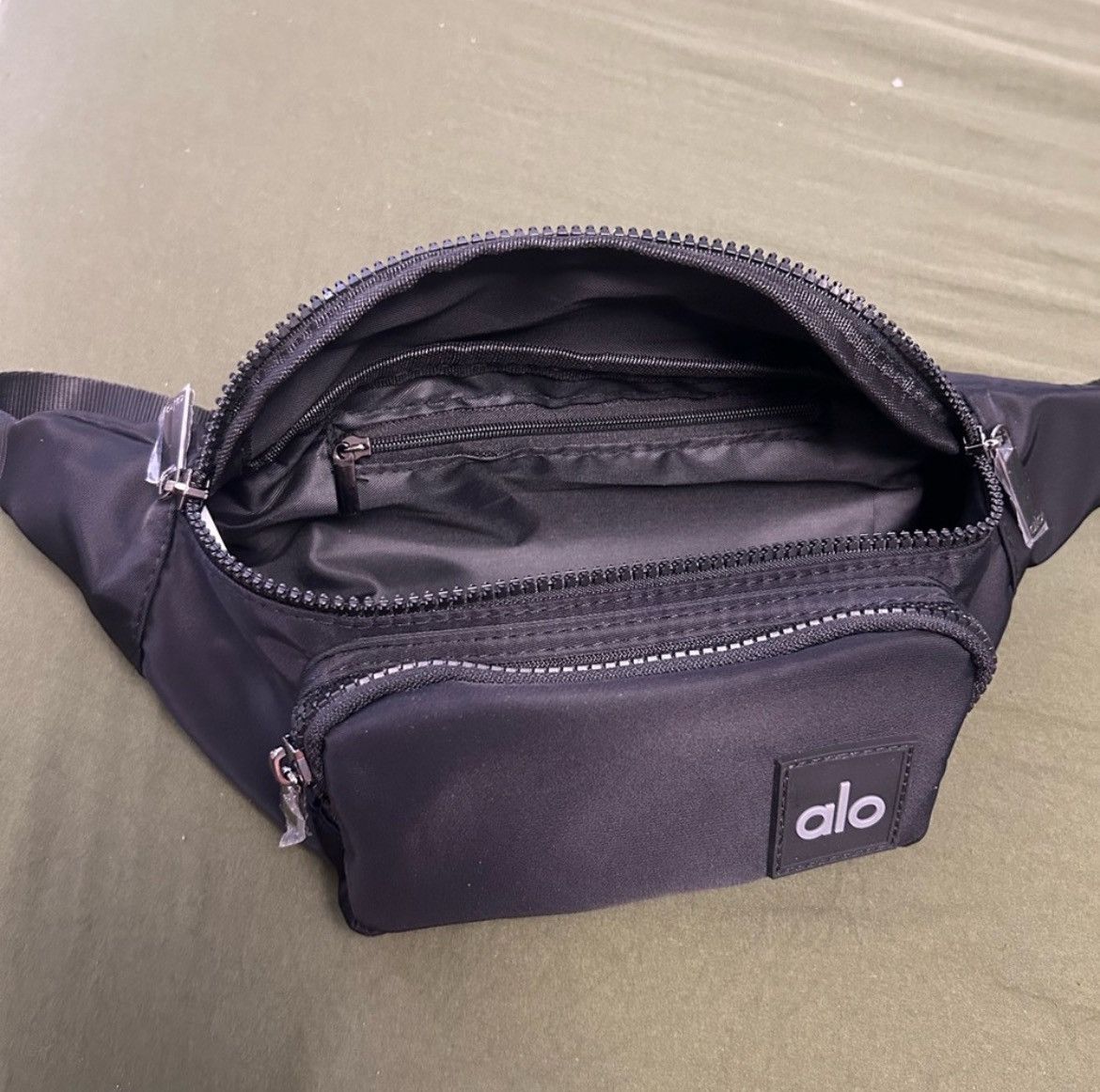 Alo Yoga Alo yoga fanny pack Size ONE SIZE - 12 Thumbnail