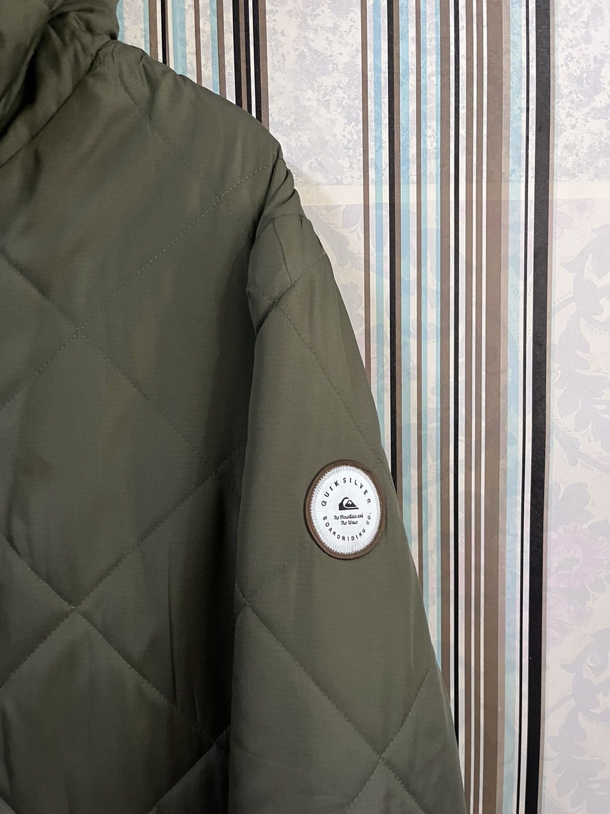 Quiksilver Quilted Fleece reversible hood radical paradise #E5 Size US L / EU 52-54 / 3 - 9 Thumbnail