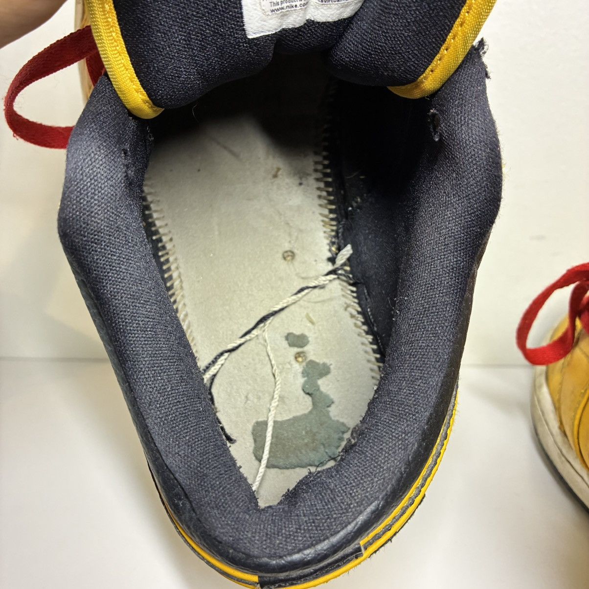 Jordan Brand Men's Size 10.5 Nike Air Jordan 1 Low University Gold Black Size US 10.5 / EU 43-44 - 7 Thumbnail