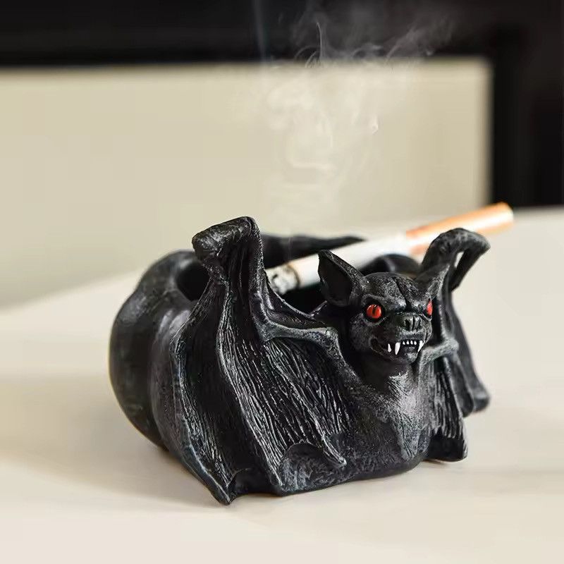 Japanese Brand Dracula Bat Ashtray Size ONE SIZE - 2 Thumbnail