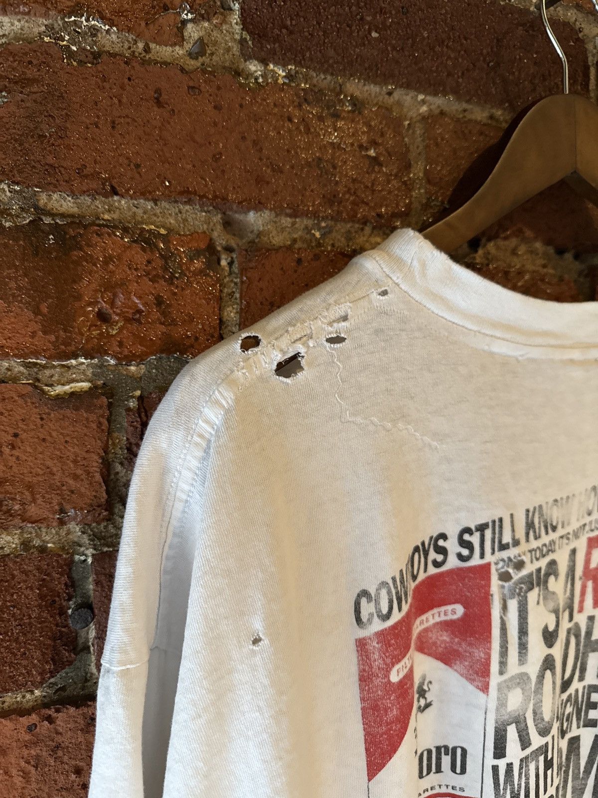 Vintage Thrashed Marlboro pocket tee shirt Size US XL / EU 56 / 4 - 7 Thumbnail