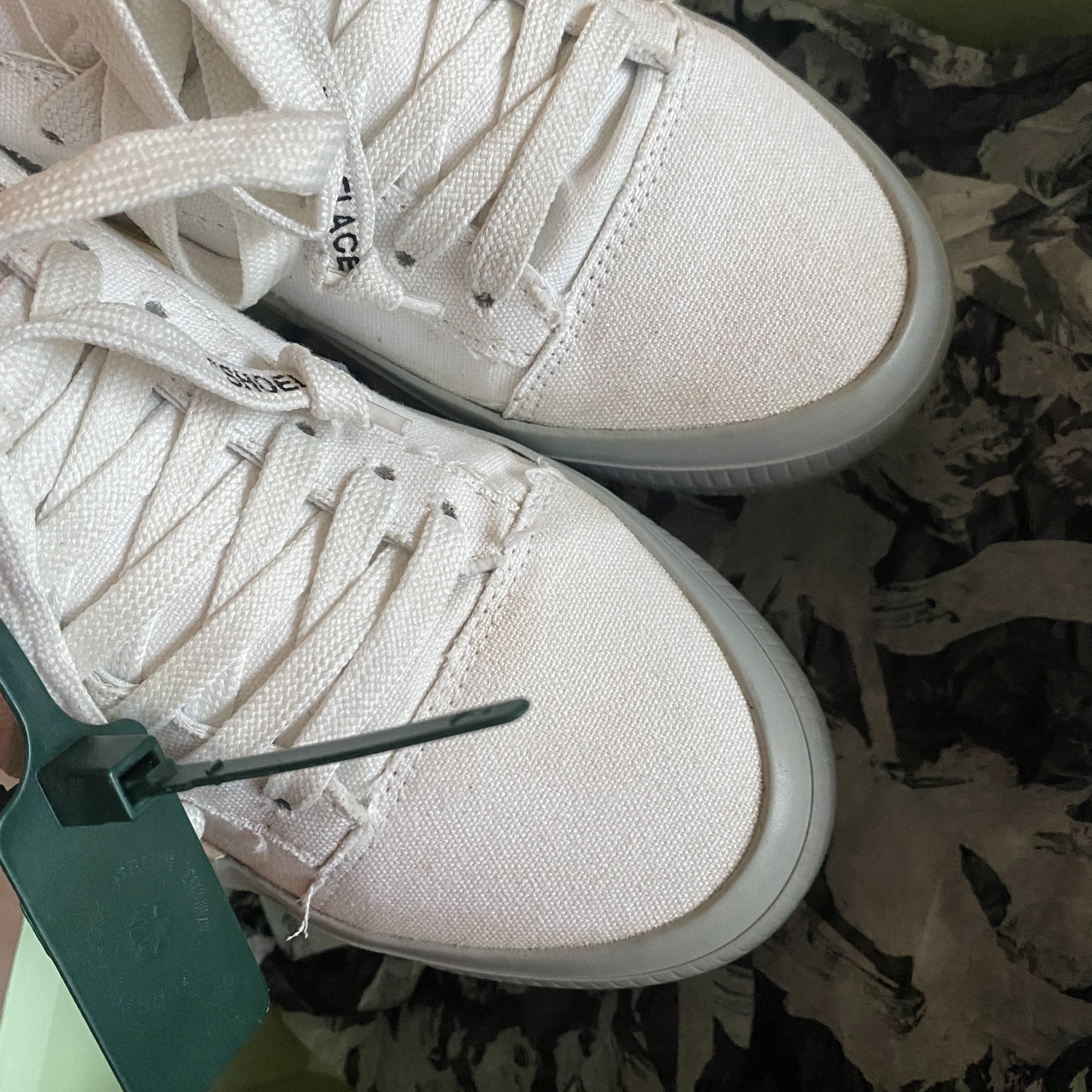 Off-White Off-White Eco Canvas Vulcanized Low Top Sneaker Size US8 Size US 8 / IT 38 - 9 Thumbnail
