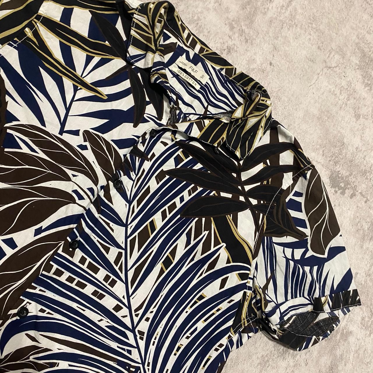 Other Blue and white tropical button-up shirt #tropicalvibes Size US L / EU 52-54 / 3 - 3 Thumbnail